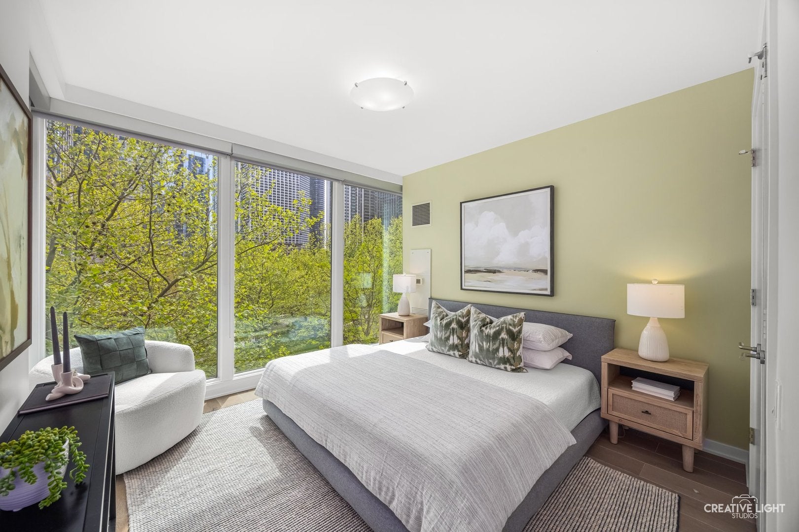 204 N Park Dr, Chicago, IL, 60601, USA, 3 Bedrooms Bedrooms, ,4 BathroomsBathrooms,Condo,Contingent,204 N Park Dr,12642152