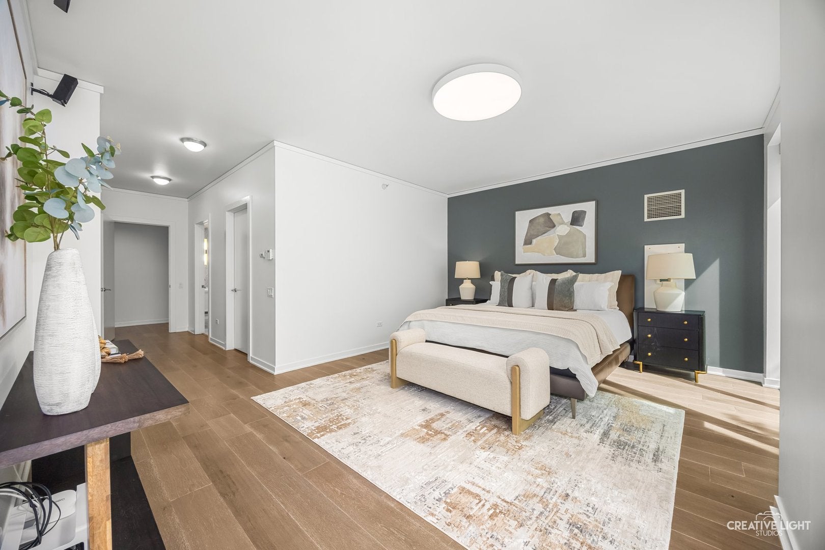 204 N Park Dr, Chicago, IL, 60601, USA, 3 Bedrooms Bedrooms, ,4 BathroomsBathrooms,Condo,Contingent,204 N Park Dr,12642152