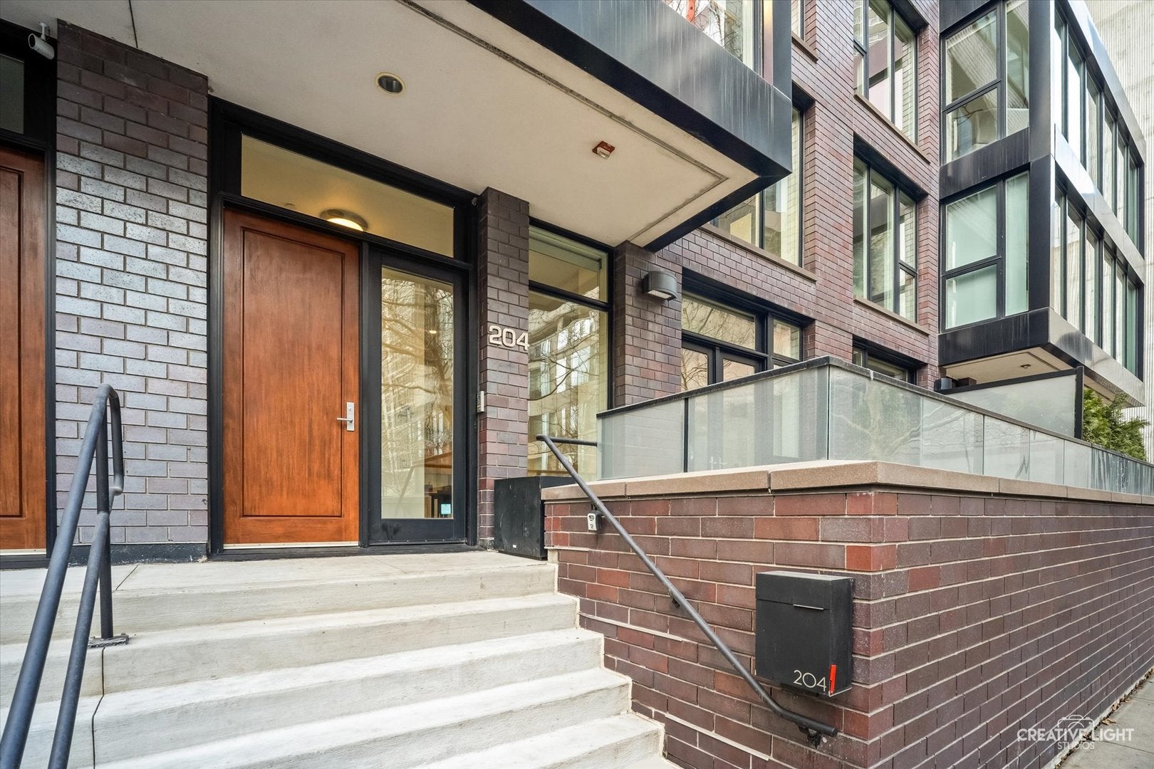204 N Park Dr, Chicago, IL, 60601, USA, 3 Bedrooms Bedrooms, ,4 BathroomsBathrooms,Condo,Contingent,204 N Park Dr,12642152