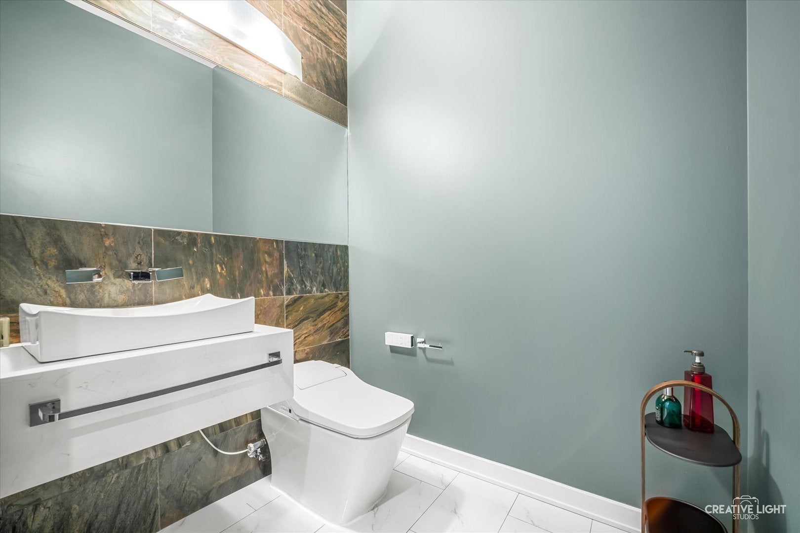 204 N Park Dr, Chicago, IL, 60601, USA, 3 Bedrooms Bedrooms, ,4 BathroomsBathrooms,Condo,Contingent,204 N Park Dr,12642152