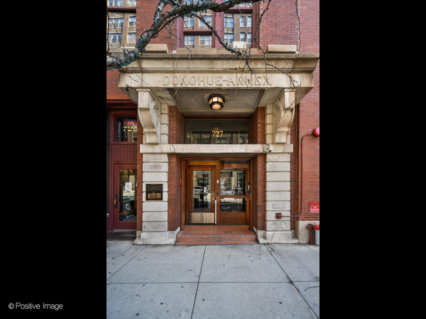 727 S Dearborn Street 411