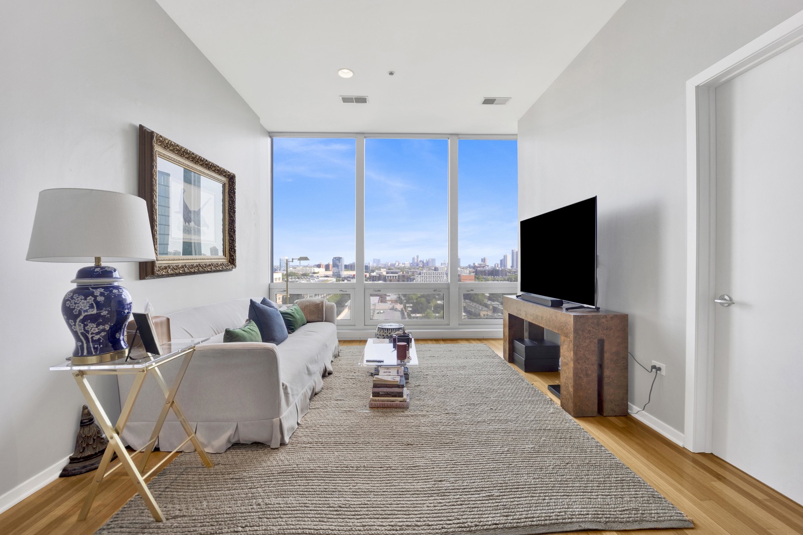 500 W Superior Street 1004