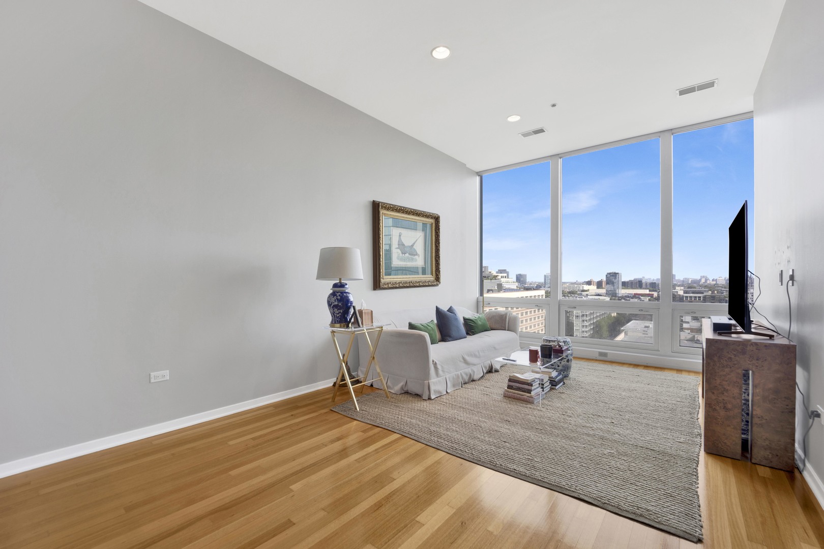 500 W Superior Street 1004