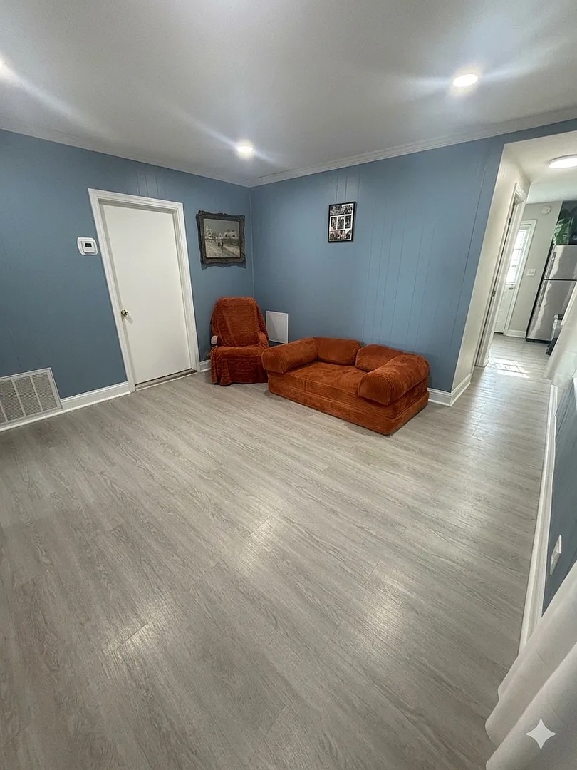 1812 W Erie Street 2