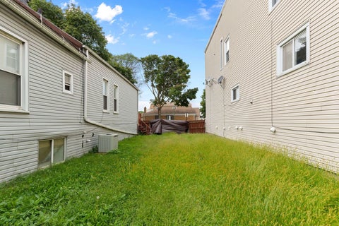 Tiny photo for 4607 S Wallace Street, Chicago, IL 60609 (MLS # 12755454)