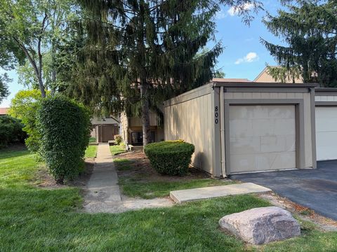 Tiny photo for 800 Oregon Trail, Roselle, IL 60172 (MLS # 12694818)