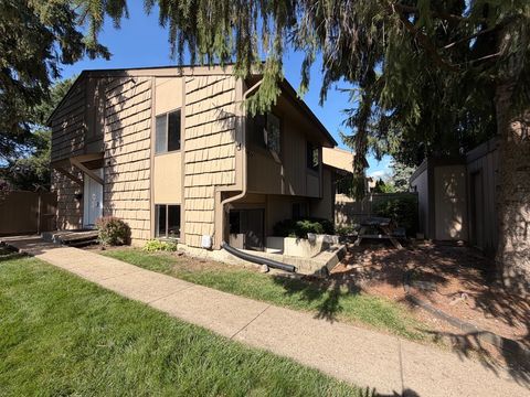 Tiny photo for 800 Oregon Trail, Roselle, IL 60172 (MLS # 12694818)