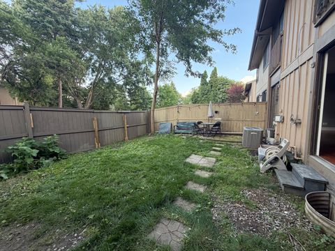 Tiny photo for 800 Oregon Trail, Roselle, IL 60172 (MLS # 12694818)