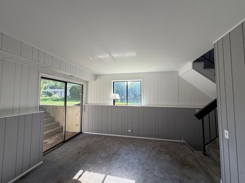 Tiny photo for 800 Oregon Trail, Roselle, IL 60172 (MLS # 12694818)