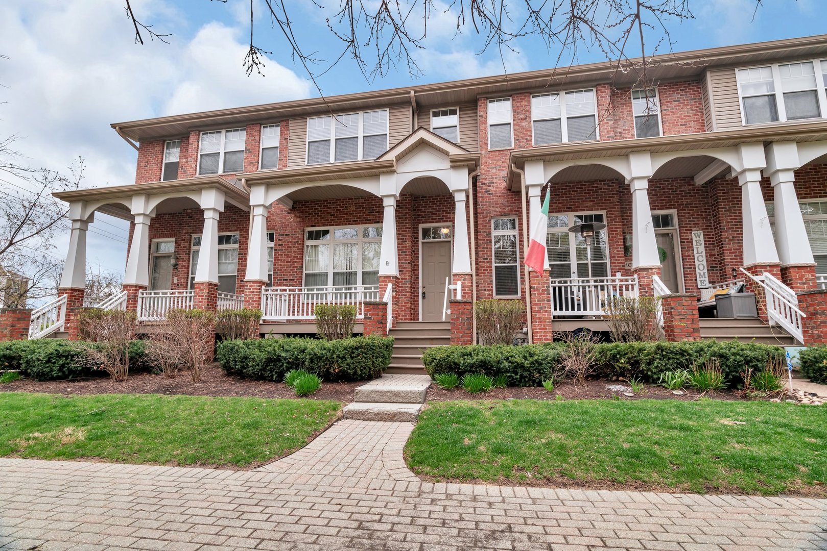 1109 Longwood Drive