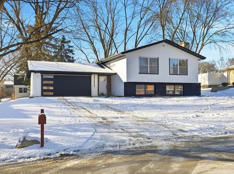 Photo of 48 Starling Lane, Naperville, IL 60565 (MLS # 12566529)