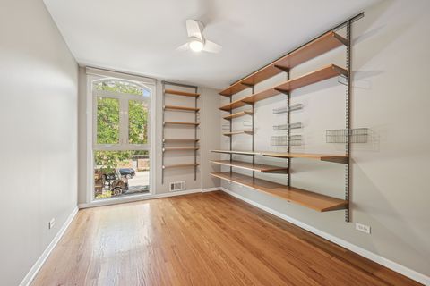 Tiny photo for 1333 N Sandburg Terrace, Chicago, IL 60610 (MLS # 12476761)