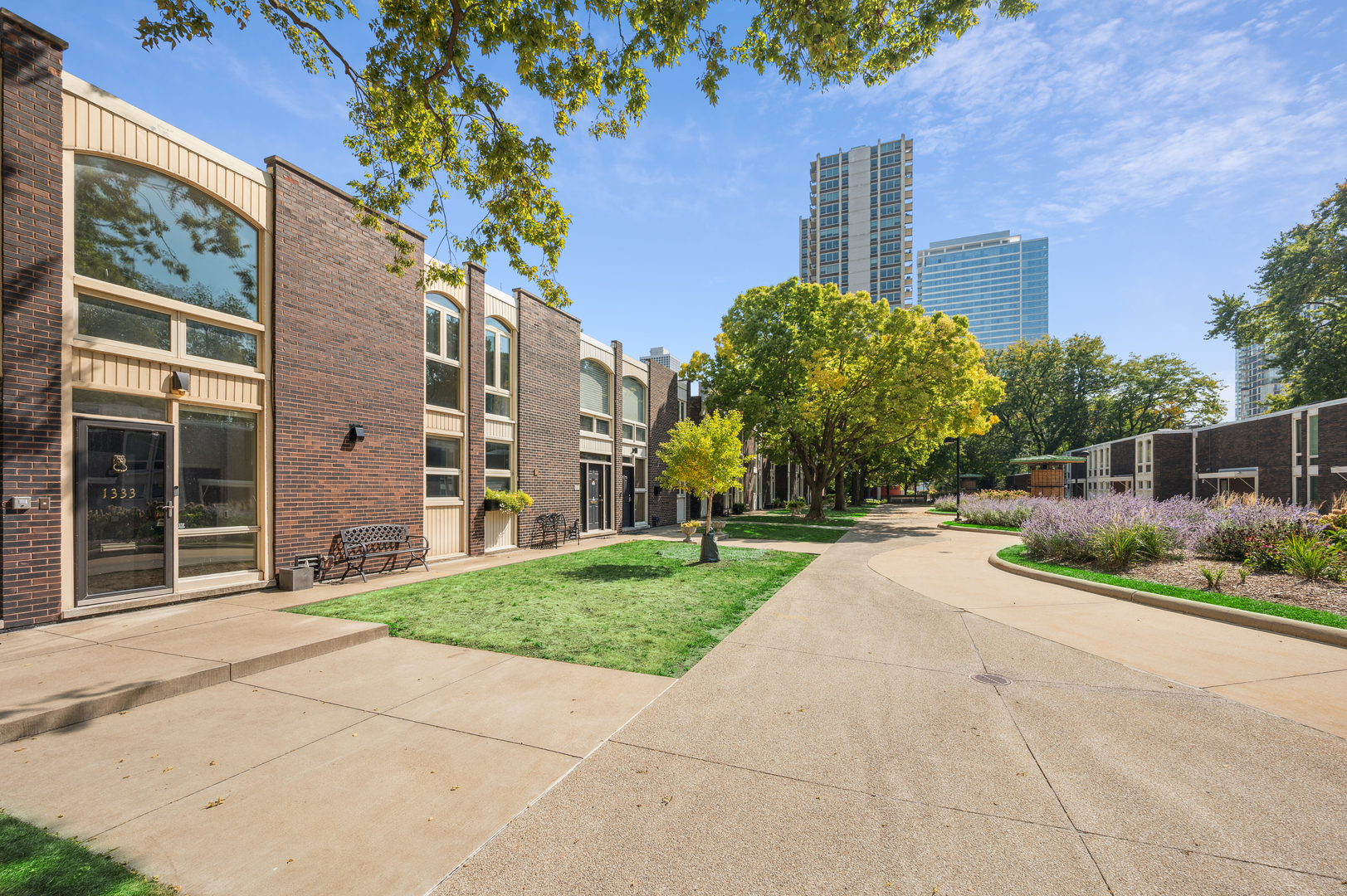 1333 N Sandburg Terrace