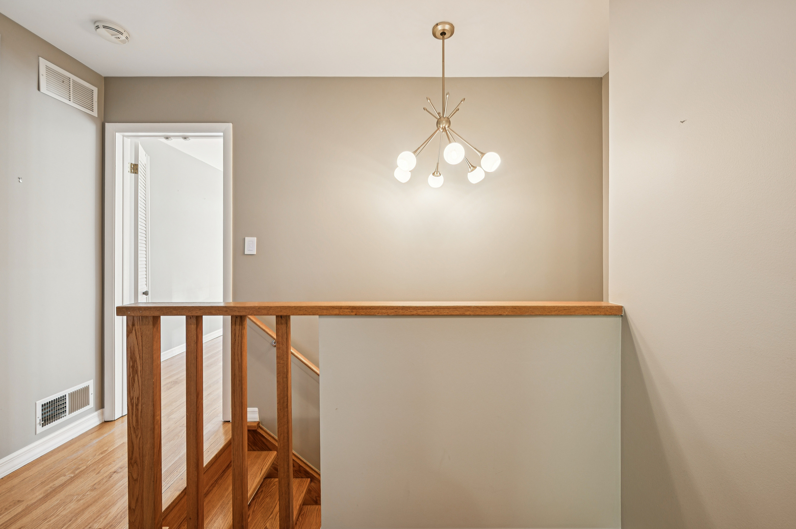 Chicago, Illinois 60610, United States, 3 Bedrooms Bedrooms, ,4 BathroomsBathrooms,Residential,Active,214307