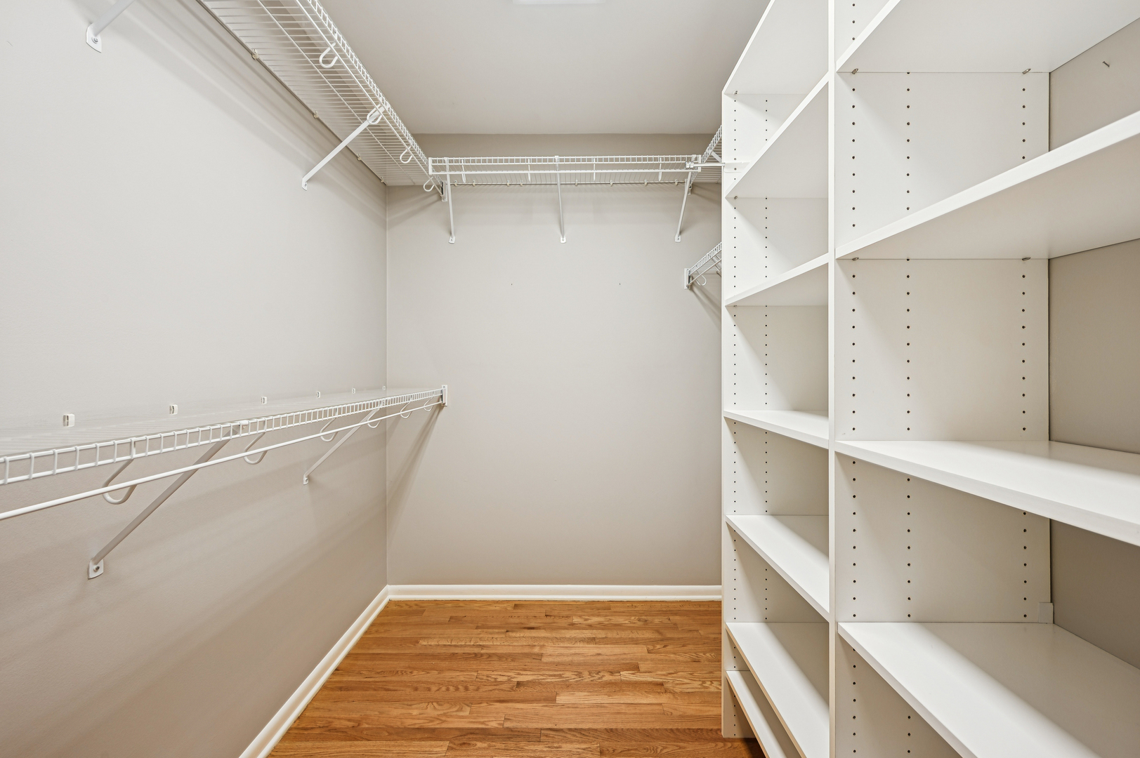 Chicago, Illinois 60610, United States, 3 Bedrooms Bedrooms, ,4 BathroomsBathrooms,Residential,Active,214307