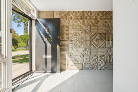 Tiny photo for 1333 N Sandburg Terrace, Chicago, IL 60610 (MLS # 12476761)