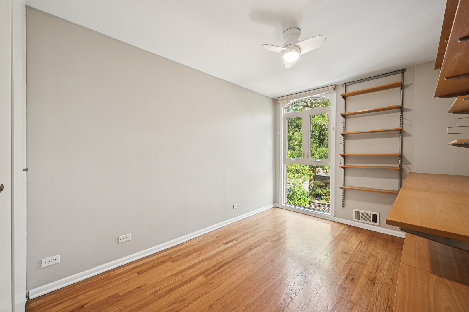 Chicago, Illinois 60610, United States, 3 Bedrooms Bedrooms, ,4 BathroomsBathrooms,Residential,Active,214307