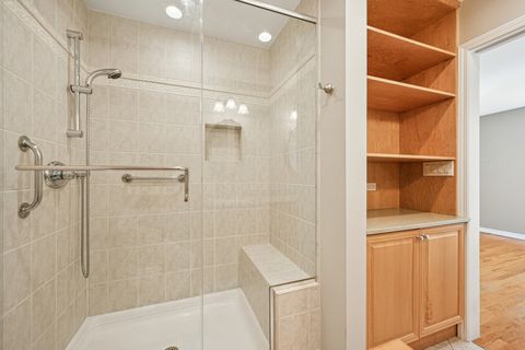Tiny photo for 1333 N Sandburg Terrace, Chicago, IL 60610 (MLS # 12476761)
