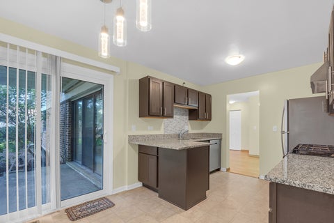 Tiny photo for 309 Maplewood Court #D1, Schaumburg, IL 60193 (MLS # 12772870)