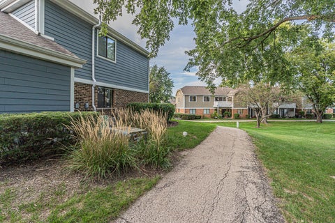 Tiny photo for 309 Maplewood Court #D1, Schaumburg, IL 60193 (MLS # 12772870)