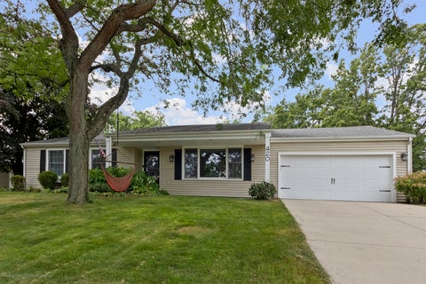Photo of 420 Hobby Avenue, Frankfort, IL 60423 (MLS # 12765438)