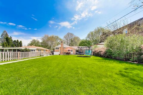 Tiny photo for 8922 Ewing Avenue, Evanston, IL 60203 (MLS # 12635397)