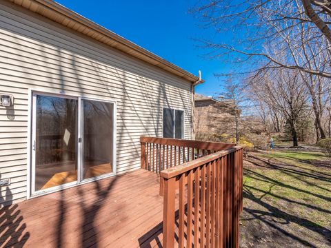 Tiny photo for 5713 Fieldstone Trail, McHenry, IL 60050 (MLS # 12607007)