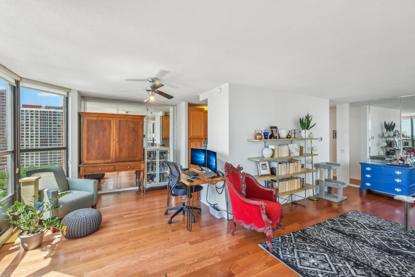899 S PLYMOUTH Court 1408