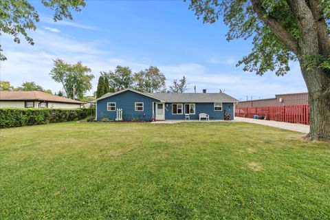 Photo of 2406 Eastline Drive, Joliet, IL 60431 (MLS # 12360390)