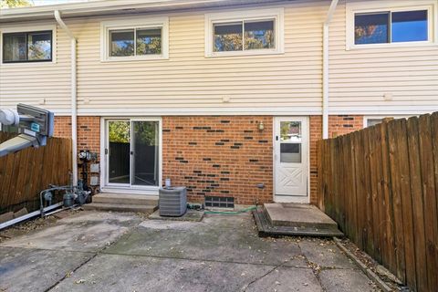 Tiny photo for 2074 Essex Court #2074, Streamwood, IL 60107 (MLS # 12295501)