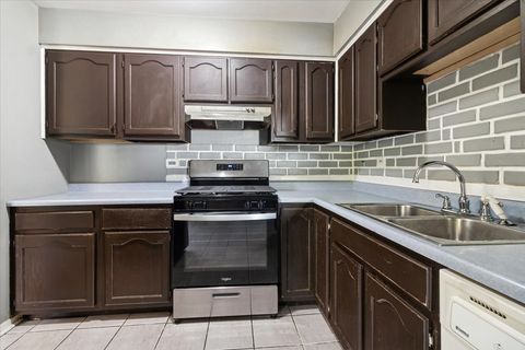 Tiny photo for 2074 Essex Court #2074, Streamwood, IL 60107 (MLS # 12295501)