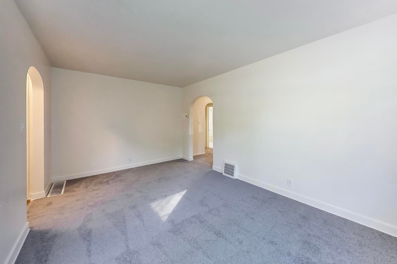 225 S Aldine Avenue