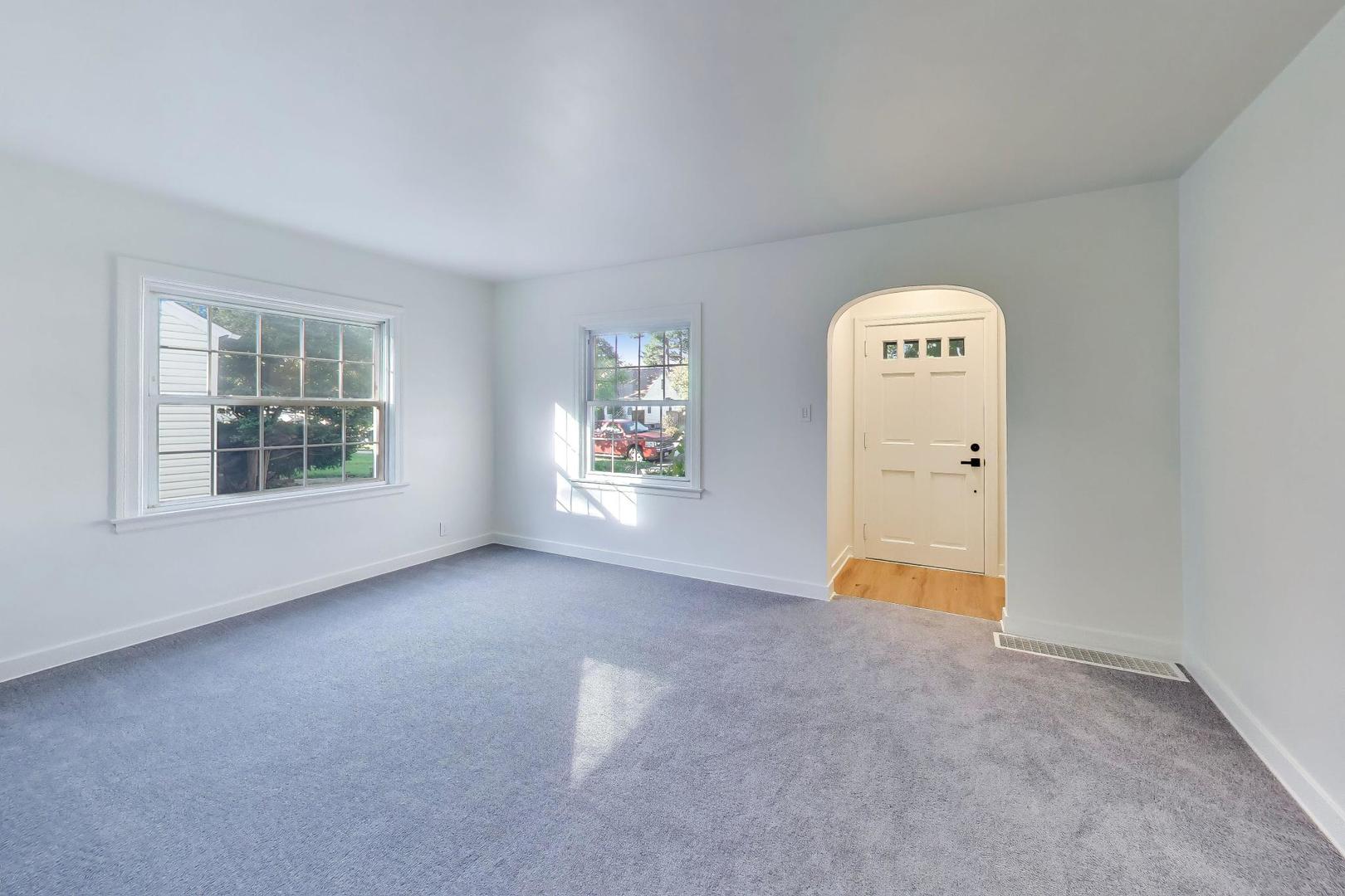 225 S Aldine Avenue