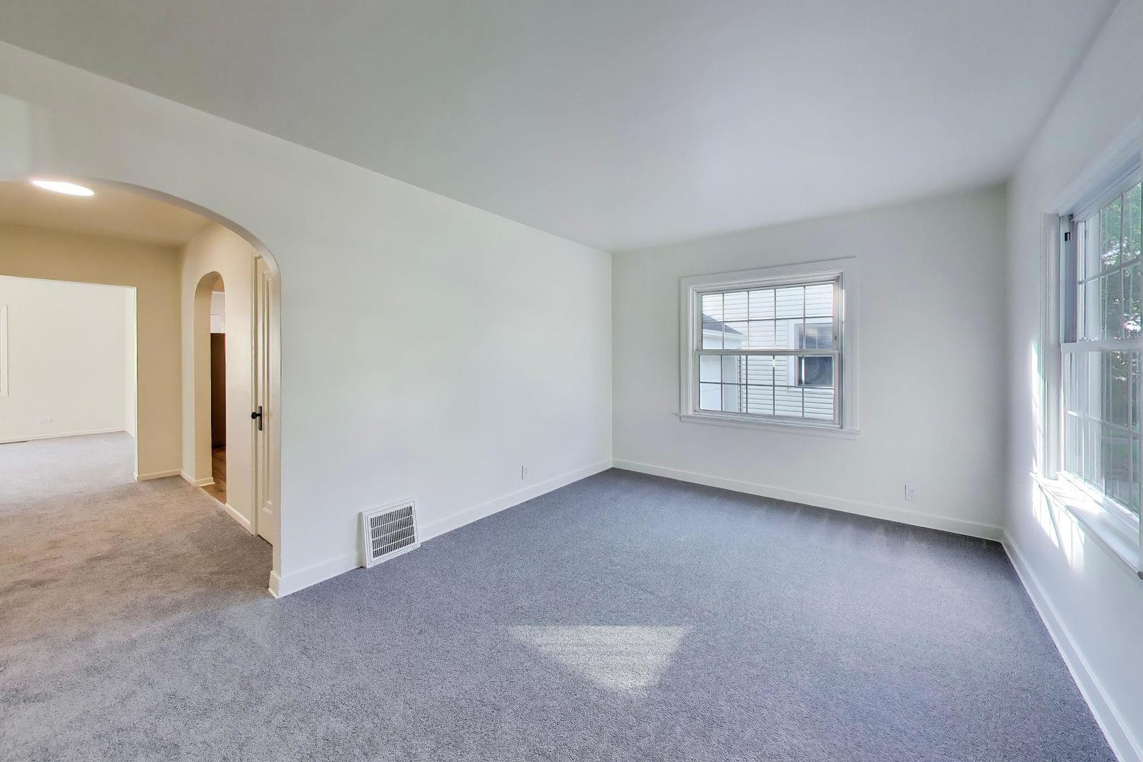 225 S Aldine Avenue