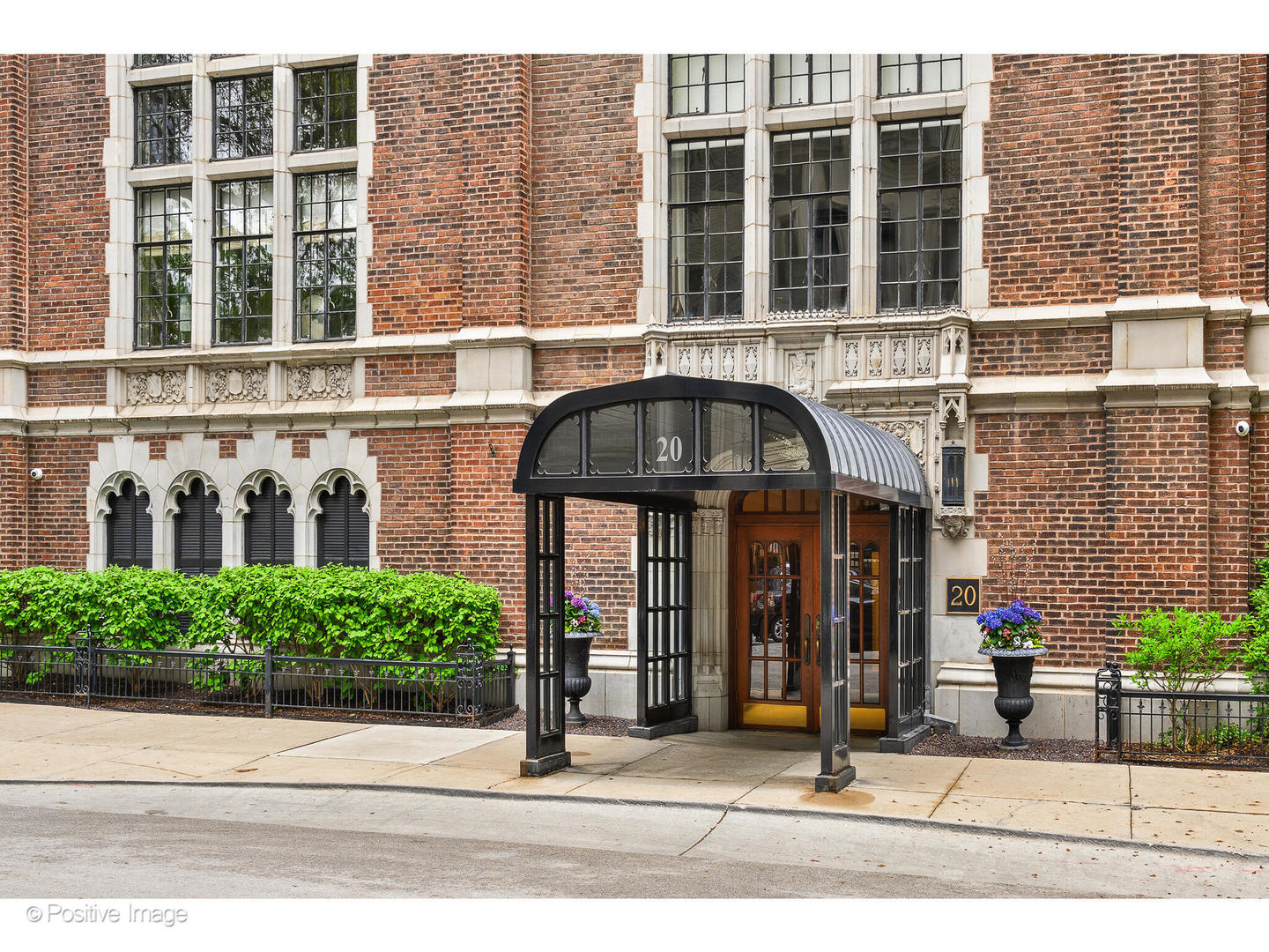 20 E CEDAR Street 4D