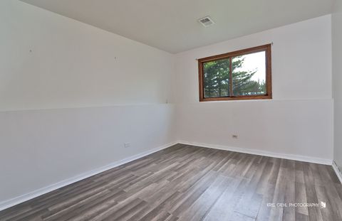 Tiny photo for 28903 W South Drive, Lakemoor, IL 60051 (MLS # 12622302)