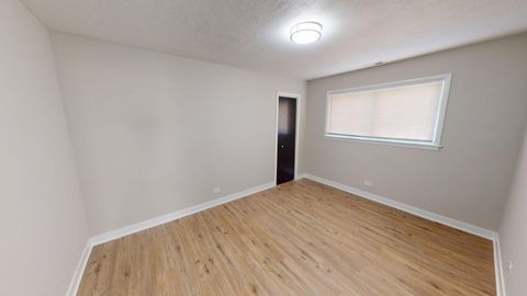 Tiny photo for 1021 W Vermont Avenue, Chicago, IL 60827 (MLS # 12563232)