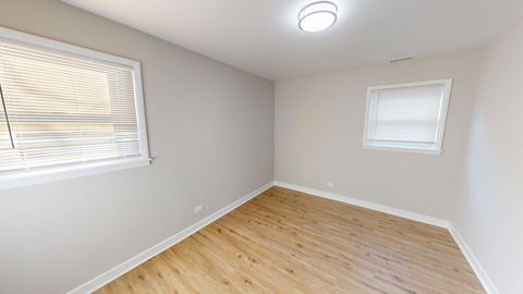 Tiny photo for 1021 W Vermont Avenue, Chicago, IL 60827 (MLS # 12563232)