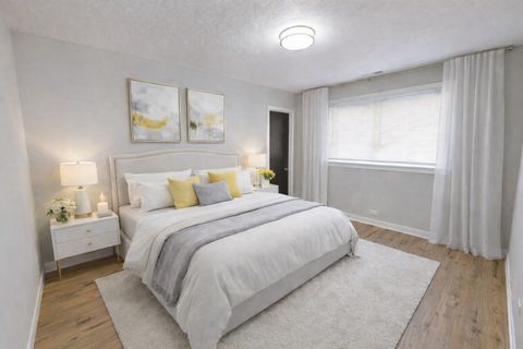 Tiny photo for 1021 W Vermont Avenue, Chicago, IL 60827 (MLS # 12563232)