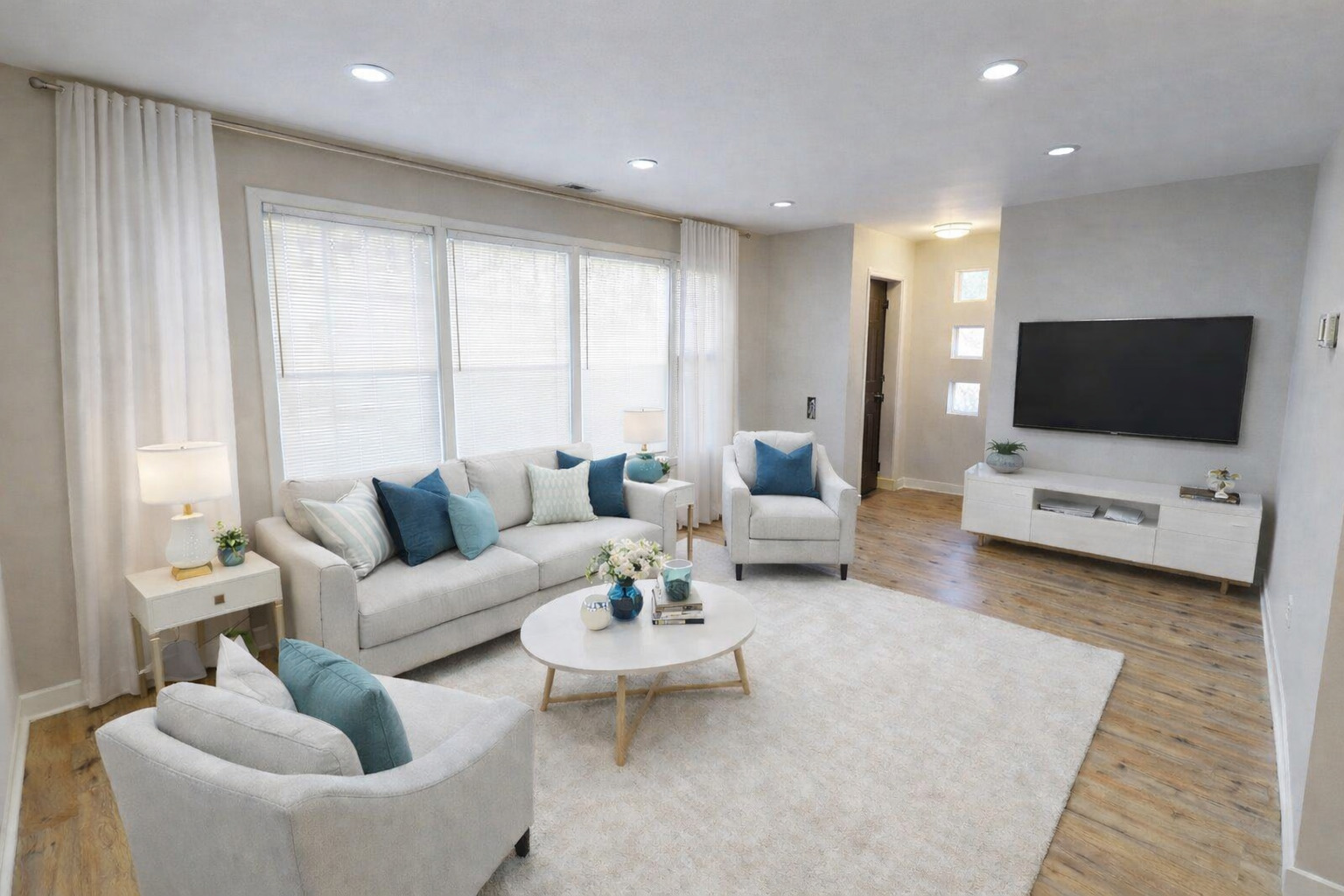 1021 W Vermont Avenue