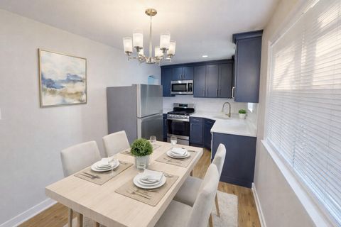 Tiny photo for 1021 W Vermont Avenue, Chicago, IL 60827 (MLS # 12563232)