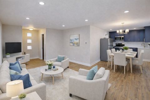 Tiny photo for 1021 W Vermont Avenue, Chicago, IL 60827 (MLS # 12563232)