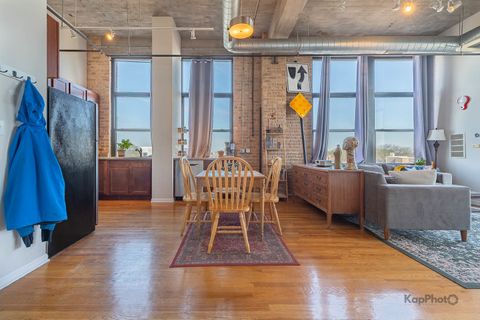Tiny photo for 1820 N Spaulding Avenue #410, Chicago, IL 60647 (MLS # 12626587)