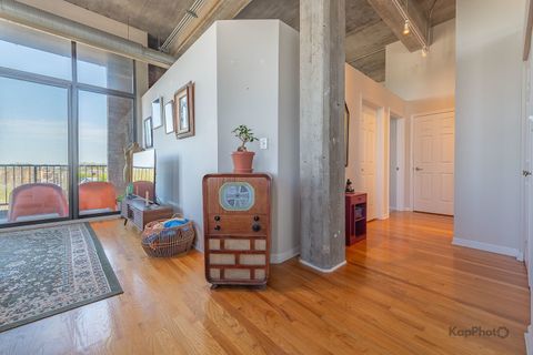 Tiny photo for 1820 N Spaulding Avenue #410, Chicago, IL 60647 (MLS # 12626587)