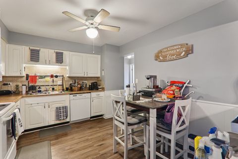 Tiny photo for 801 79th Street #405, Darien, IL 60561 (MLS # 12517824)