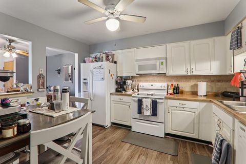 Tiny photo for 801 79th Street #405, Darien, IL 60561 (MLS # 12517824)