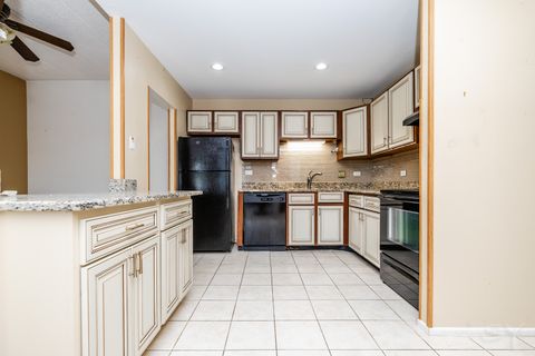 Tiny photo for 9737 N Fox Glen Drive #1N, Niles, IL 60714 (MLS # 12716157)