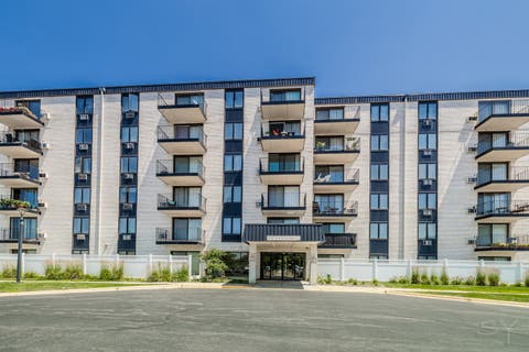 Photo of 9737 N Fox Glen Drive #1N, Niles, IL 60714 (MLS # 12716157)