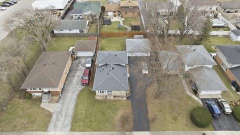 Tiny photo for 7705 W 80th Place, Bridgeview, IL 60455 (MLS # 12589160)