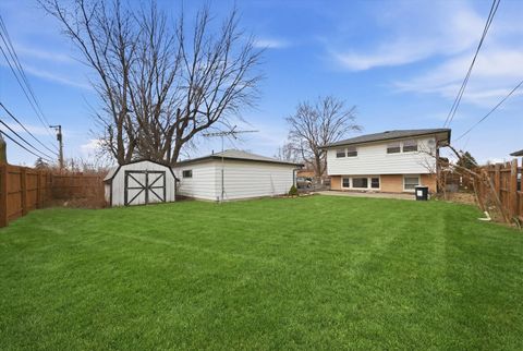 Tiny photo for 7705 W 80th Place, Bridgeview, IL 60455 (MLS # 12589160)